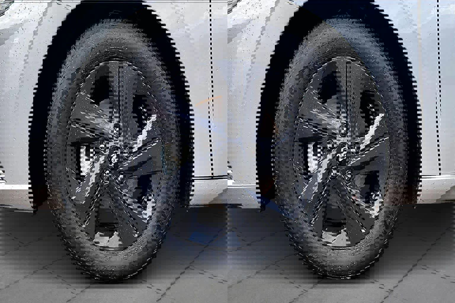 Used 2023 Hyundai Elantra SEL w/ Cargo Package image 15