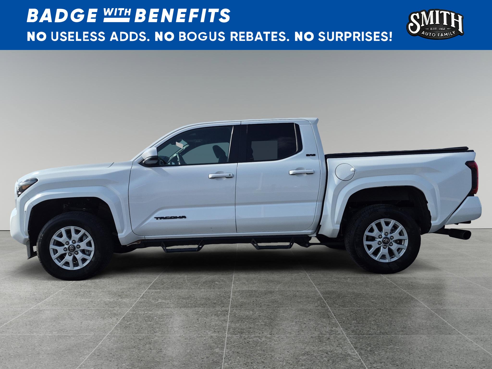 Used 2025 Toyota Tacoma SR5 AWD/4WD image 5