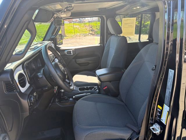 Used 2024 Jeep Wrangler Willys AWD/4WD image 33