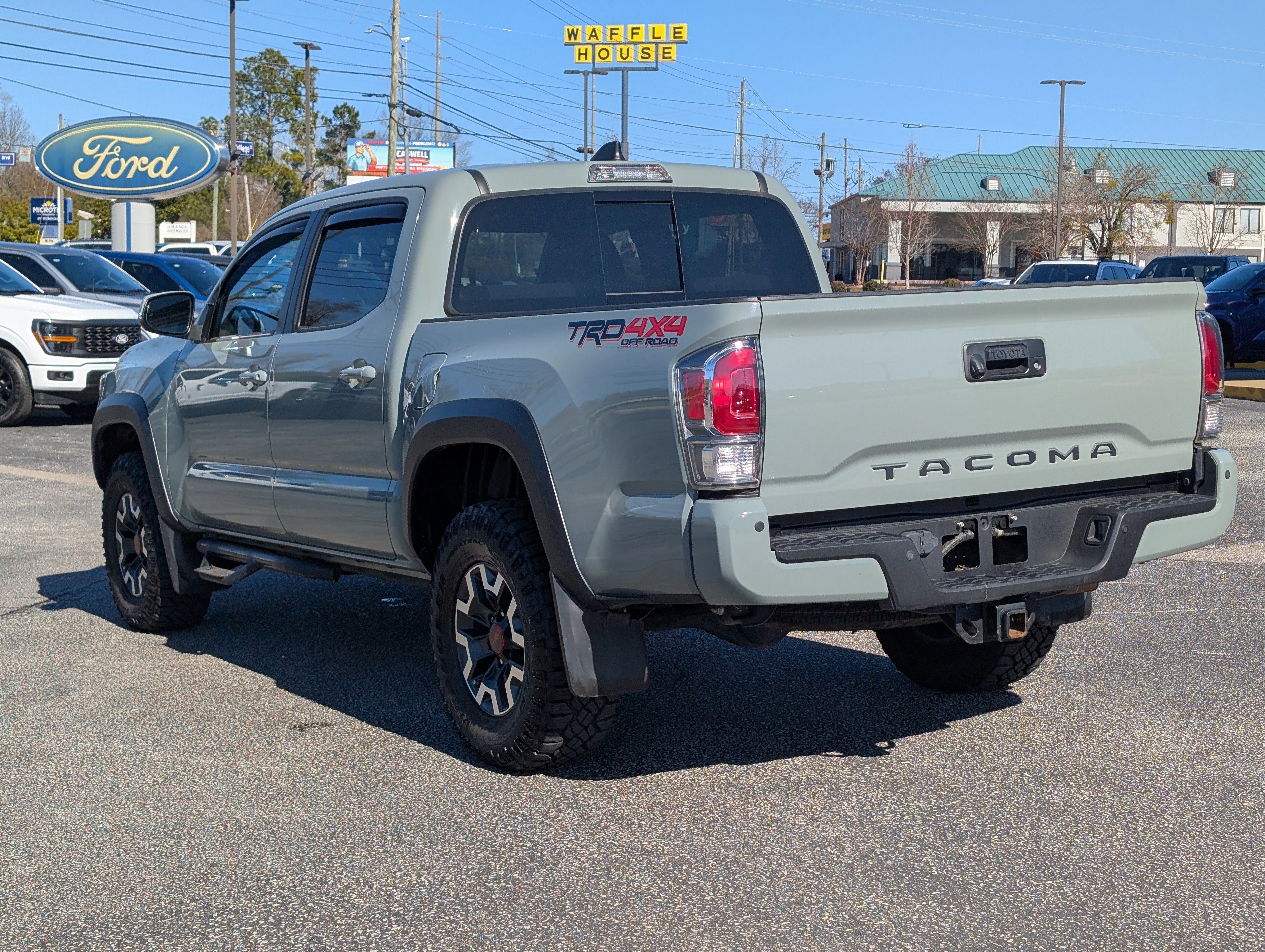 Used 2022 Toyota Tacoma TRD Off-Road w/ Technology Package image 5
