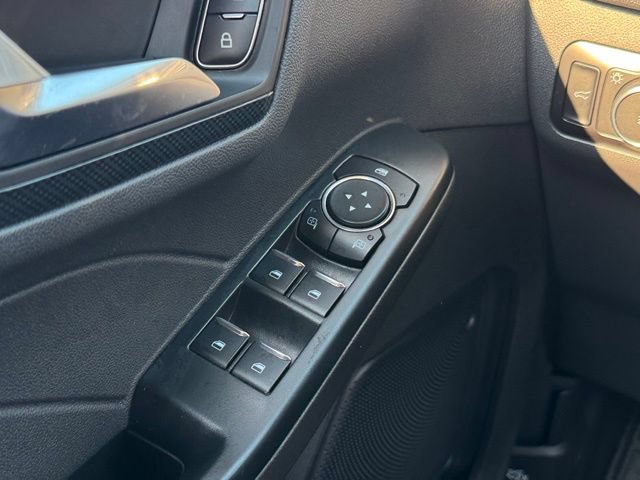 Certified 2025 Ford Escape ST-Line Select AWD/4WD image 31