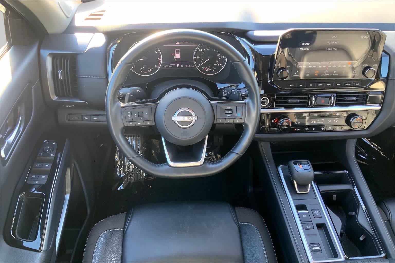 Used 2023 Nissan Pathfinder SL w/ SL Premium Package FWD image 6