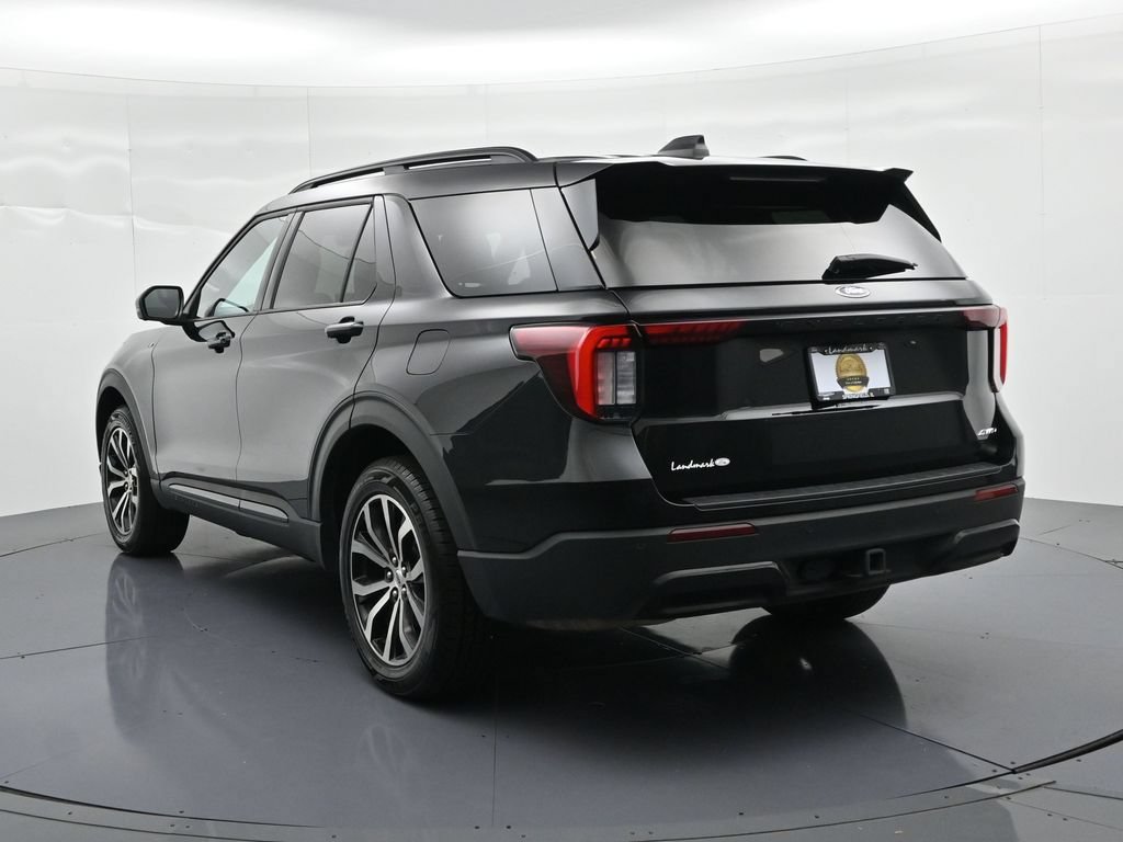 Certified 2025 Ford Explorer ST-Line AWD/4WD image 8