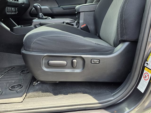 Used 2020 Toyota Tacoma TRD Off-Road w/ Advanced Technology Package AWD/4WD image 14