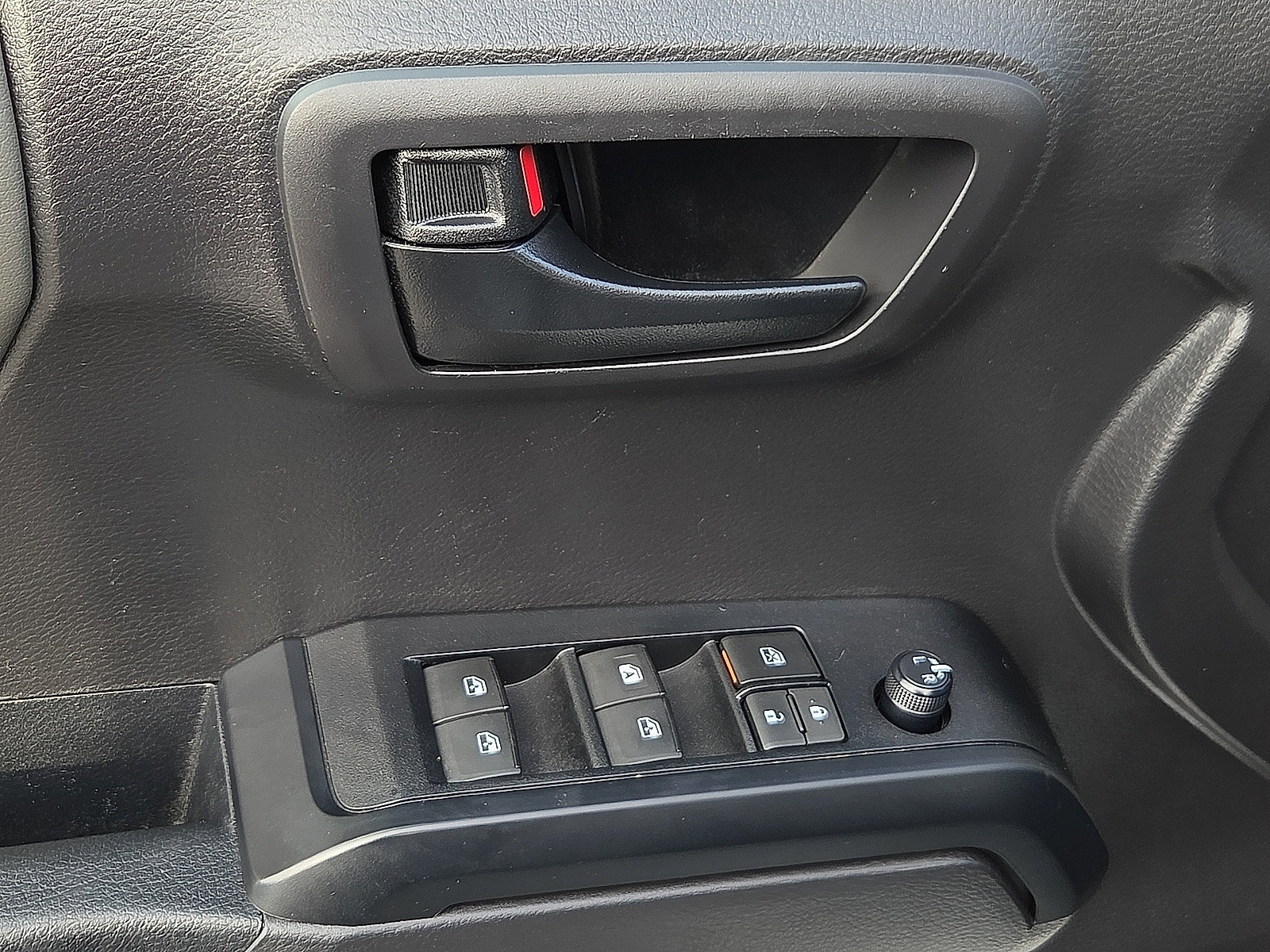 Used 2022 Toyota Tacoma SR AWD/4WD image 13