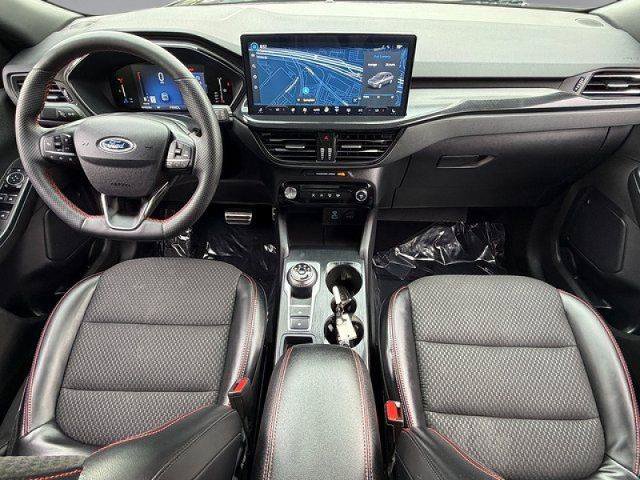 Certified 2023 Ford Escape ST-Line w/ Tech Pack #1 AWD/4WD image 3