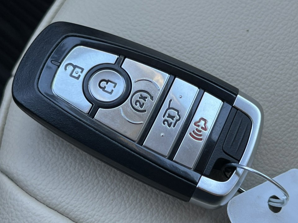 Certified 2022 Ford Edge SEL w/ Convenience Package image 38