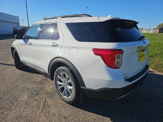 Certified 2020 Ford Explorer XLT w/ Equipment Group 202A AWD/4WD image 3