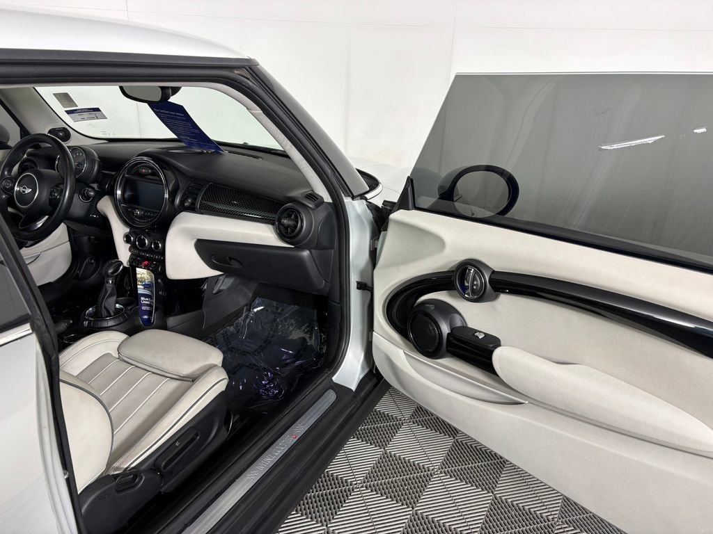 Used 2017 MINI Cooper S FWD image 32