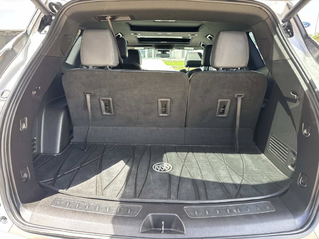 Used 2023 Buick Enclave Essence w/ Experience Buick Package FWD image 11