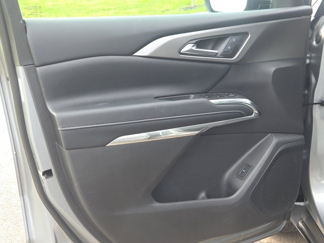 Used 2025 Chevrolet Traverse LT w/ Sun and Wheel Package FWD image 23