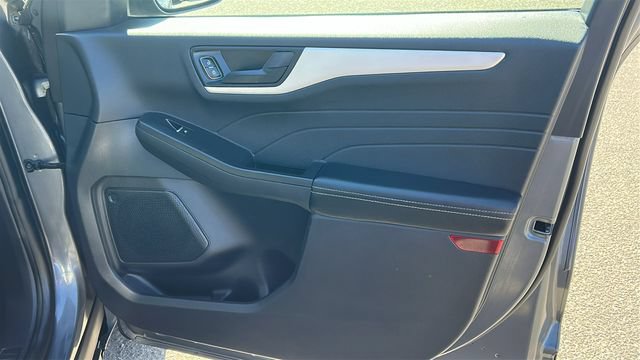 Certified 2022 Ford Escape SE w/ SE Sport Appearance Package AWD/4WD image 10