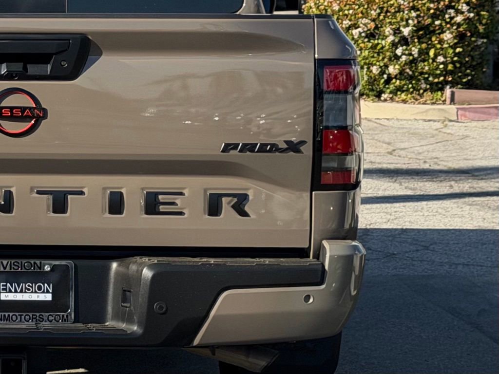 Used 2024 Nissan Frontier Pro-X w/ Pro Convenience Package image 8