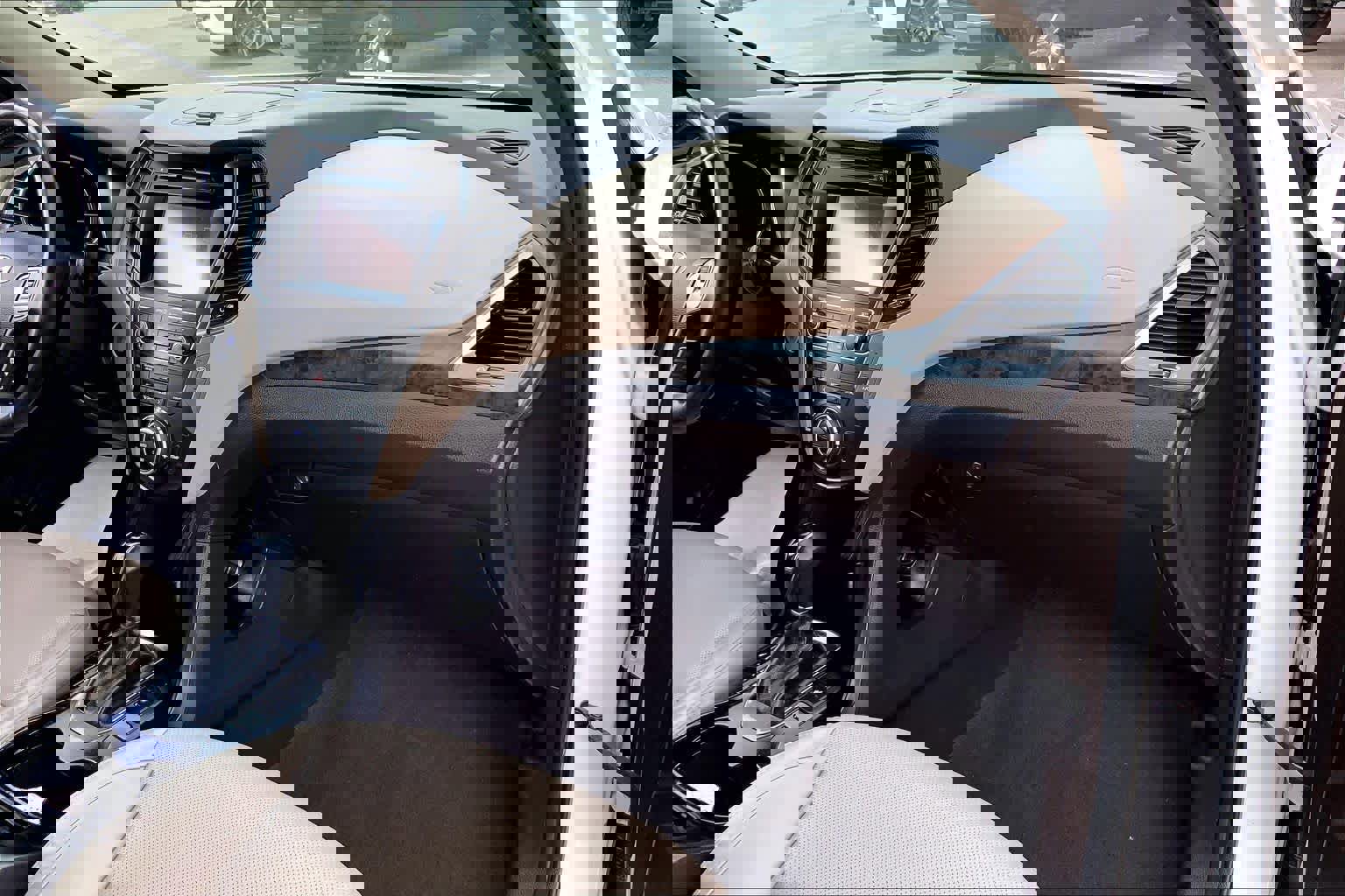 Used 2017 Hyundai Santa Fe Sport image 17