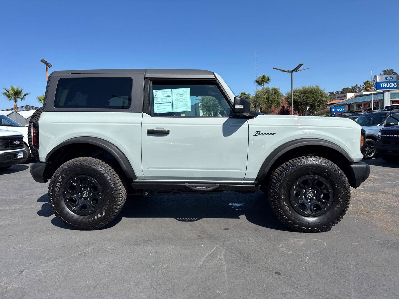 Certified 2022 Ford Bronco Wildtrak AWD/4WD image 7