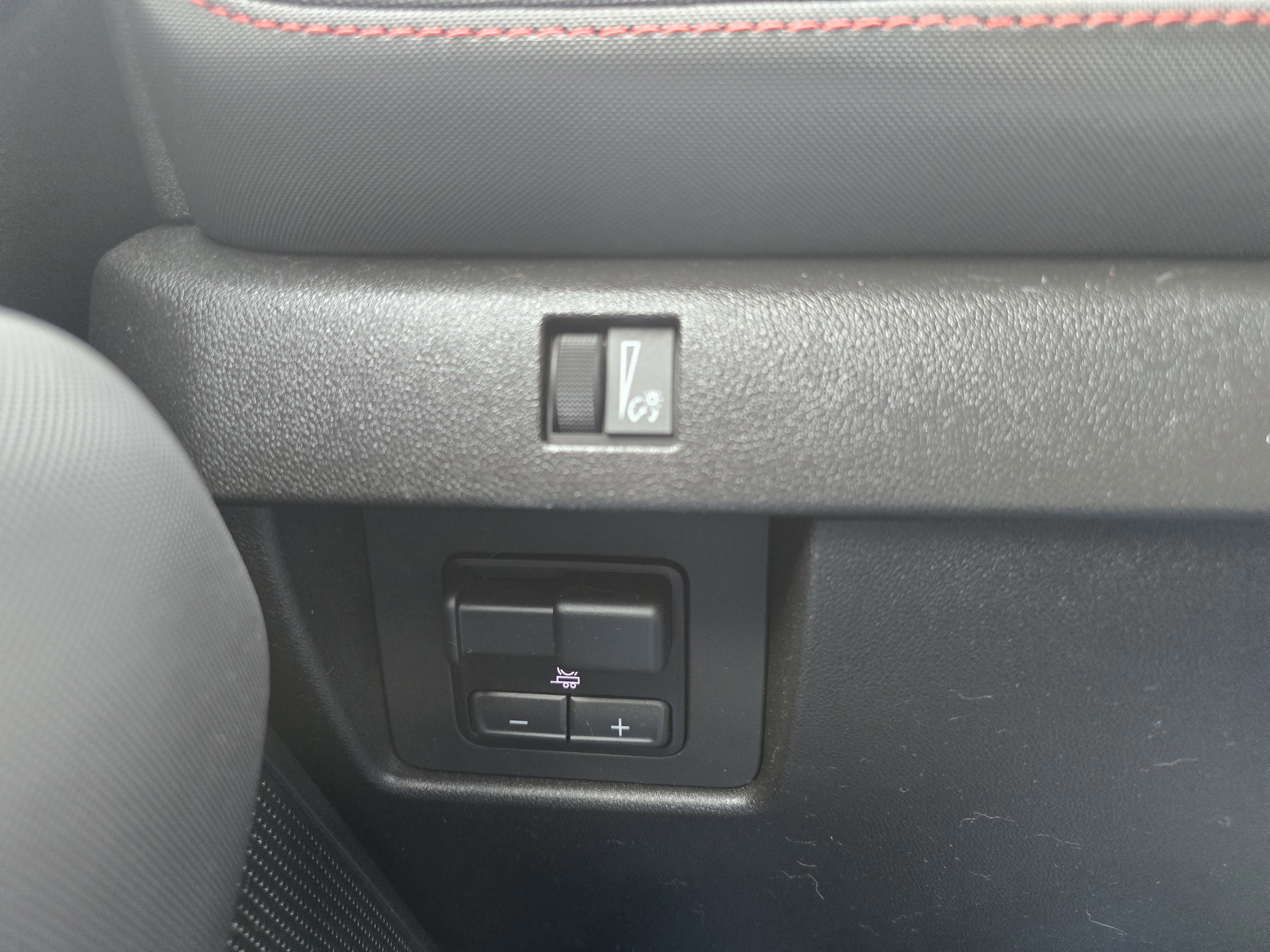 Used 2024 Chevrolet Colorado Z71 w/ Z71 Convenience Package 2 image 18