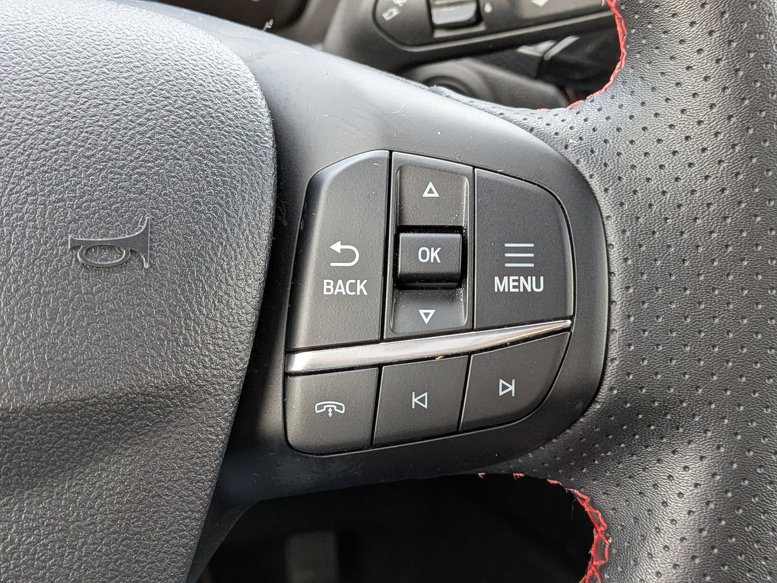 Certified 2025 Ford Escape ST-Line w/ Equipment Group 301A image 26