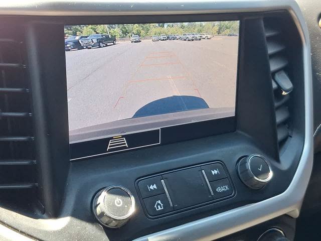 Used 2023 GMC Acadia SLE w/ Driver Convenience Package FWD image 21