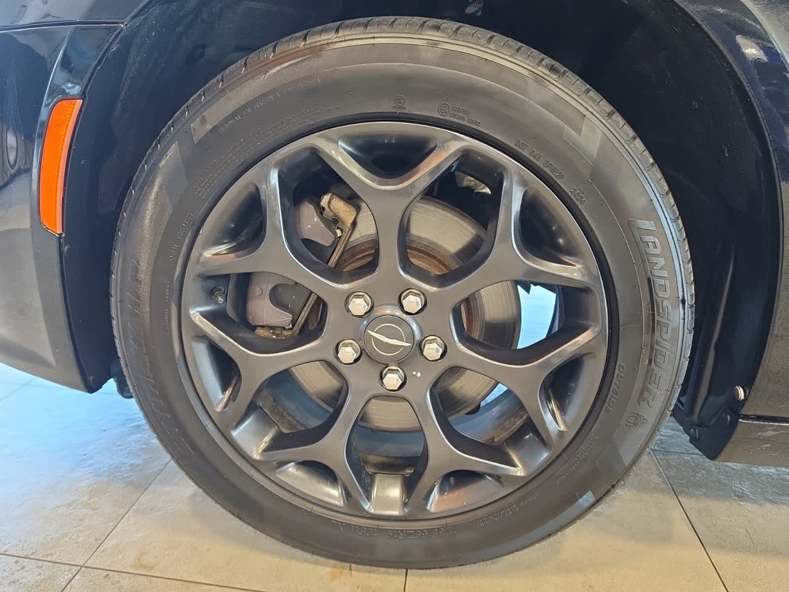 Used 2019 Chrysler 300 S w/ 300S Premium Group 2 AWD/4WD image 16