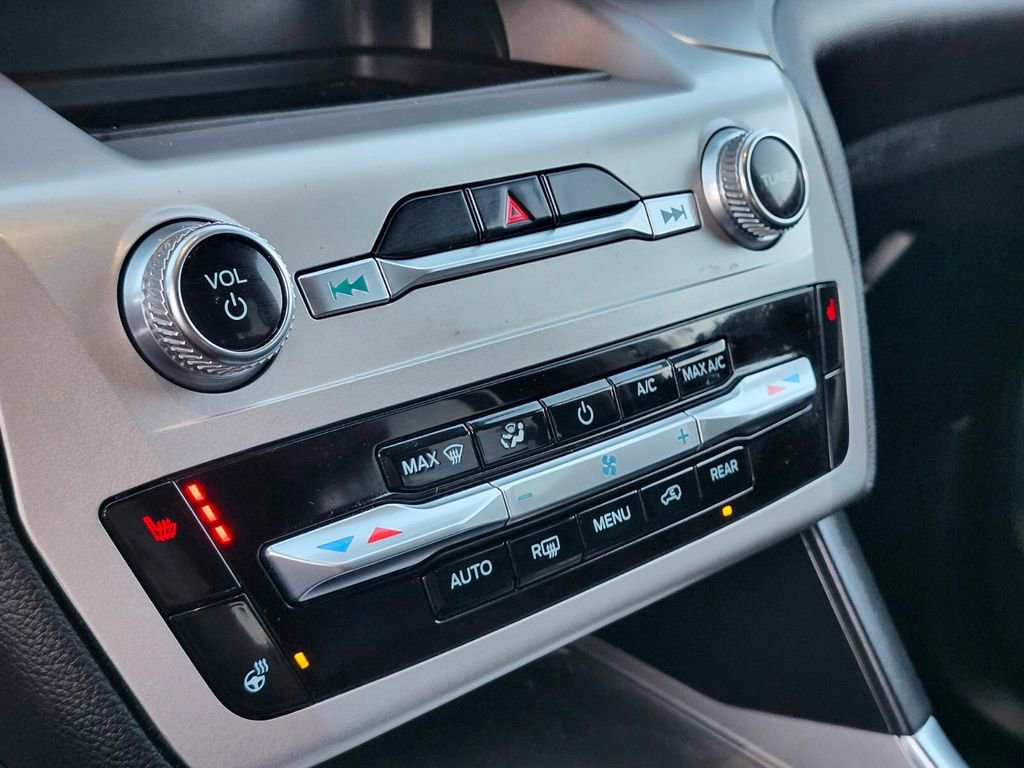 Certified 2022 Ford Explorer XLT w/ Equipment Group 202A image 24