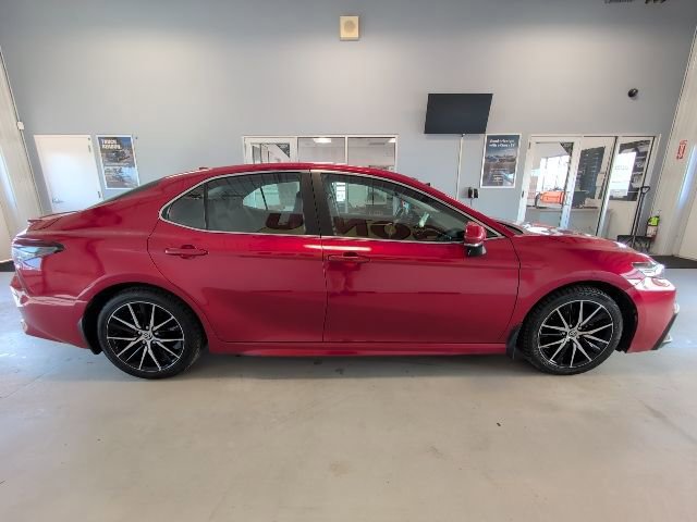 Used 2024 Toyota Camry SE AWD/4WD image 7