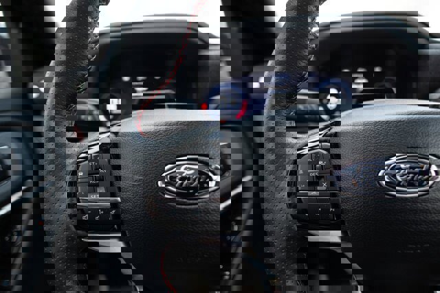 Certified 2025 Ford Explorer ST-Line w/ Premium Package image 18