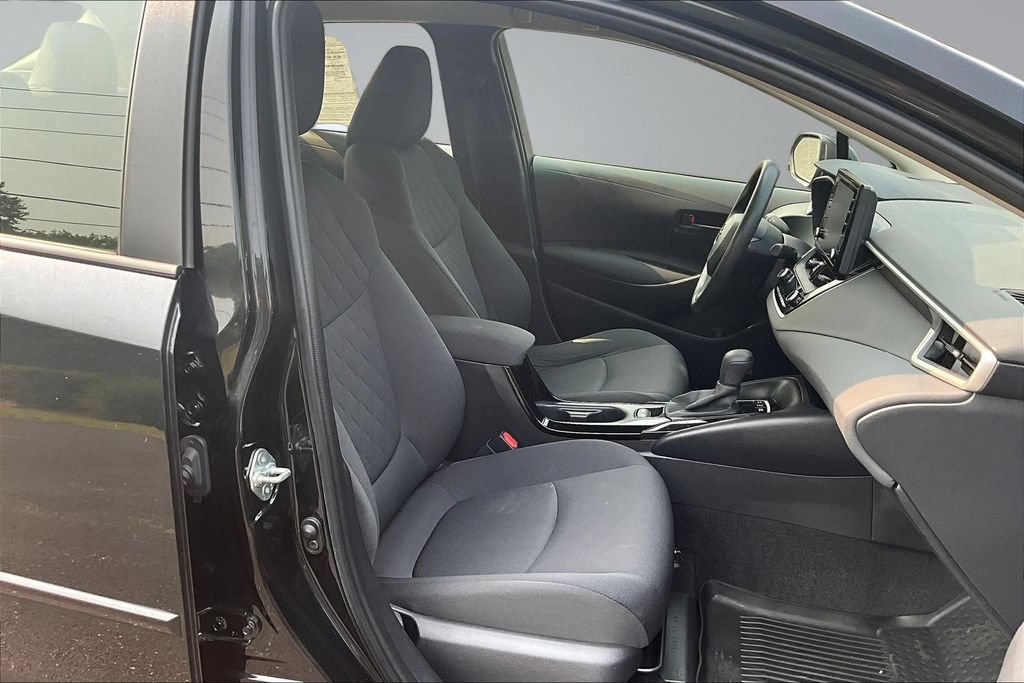 Used 2022 Toyota Corolla LE FWD image 31