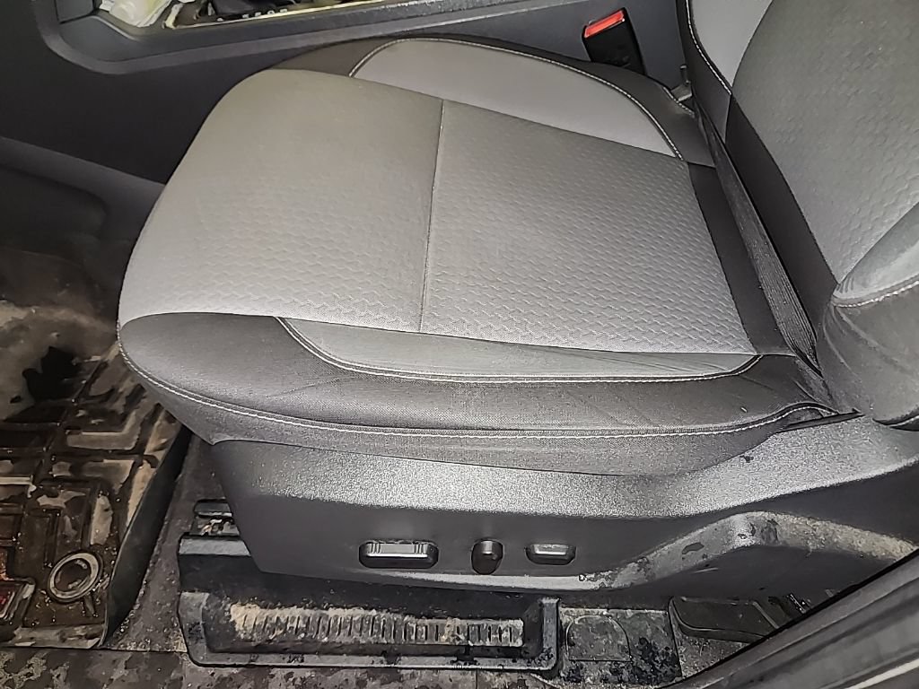 Certified 2017 Ford Escape SE w/ SE Cold Weather Package AWD/4WD image 6