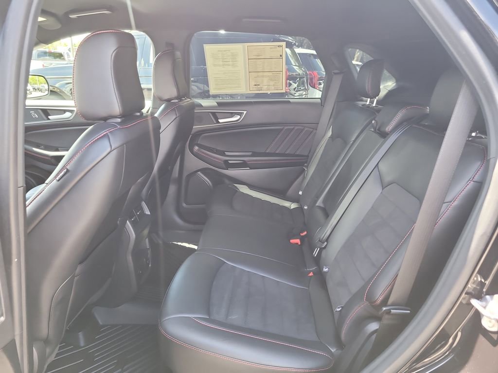 Certified 2024 Ford Edge ST-Line AWD/4WD image 11