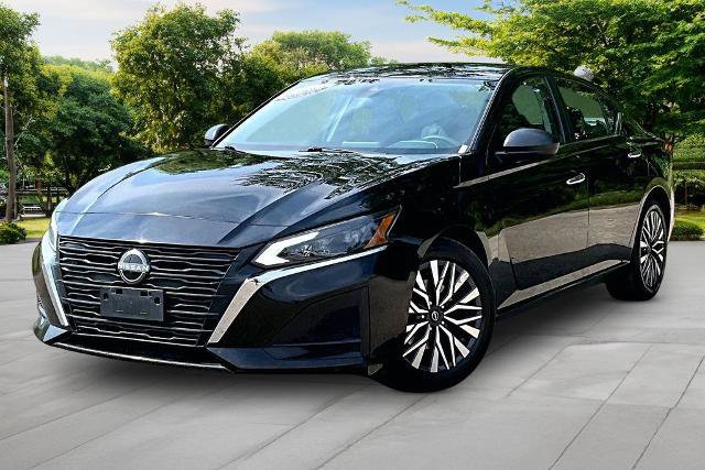 Used 2024 Nissan Altima 2.5 SV FWD image 11