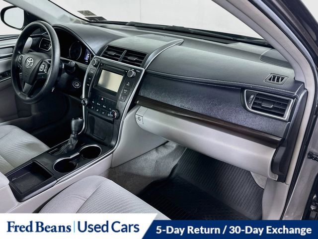 Used 2017 Toyota Camry LE FWD image 30