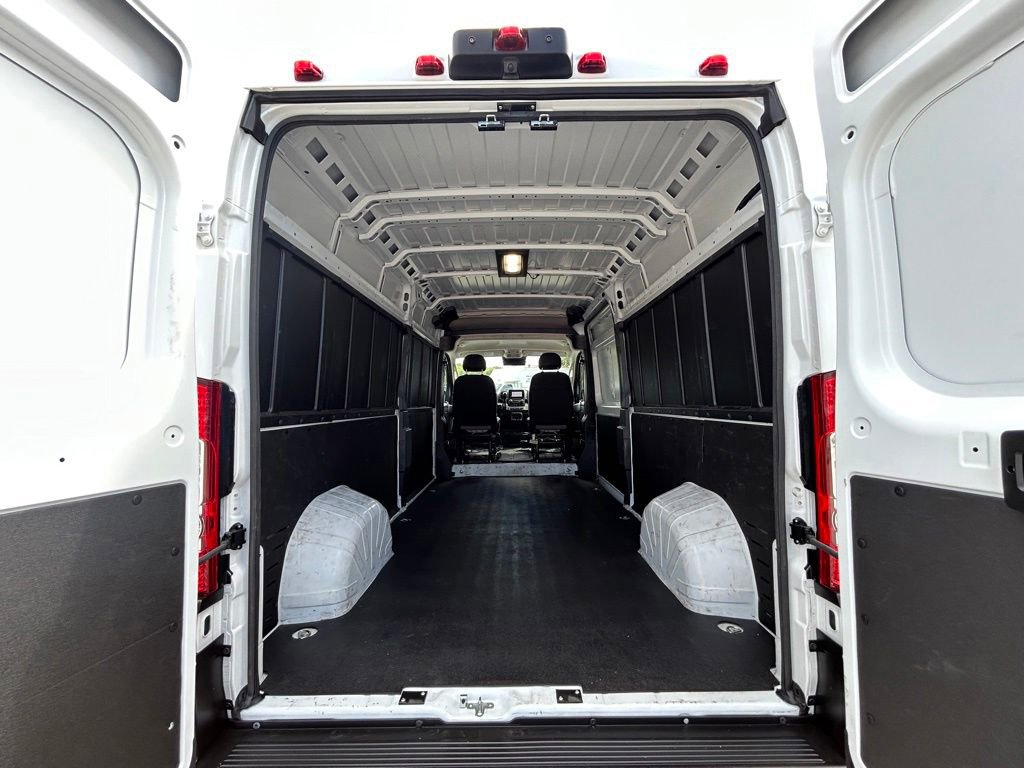 Used 2025 RAM ProMaster 2500 w/ Convenience Group FWD image 28
