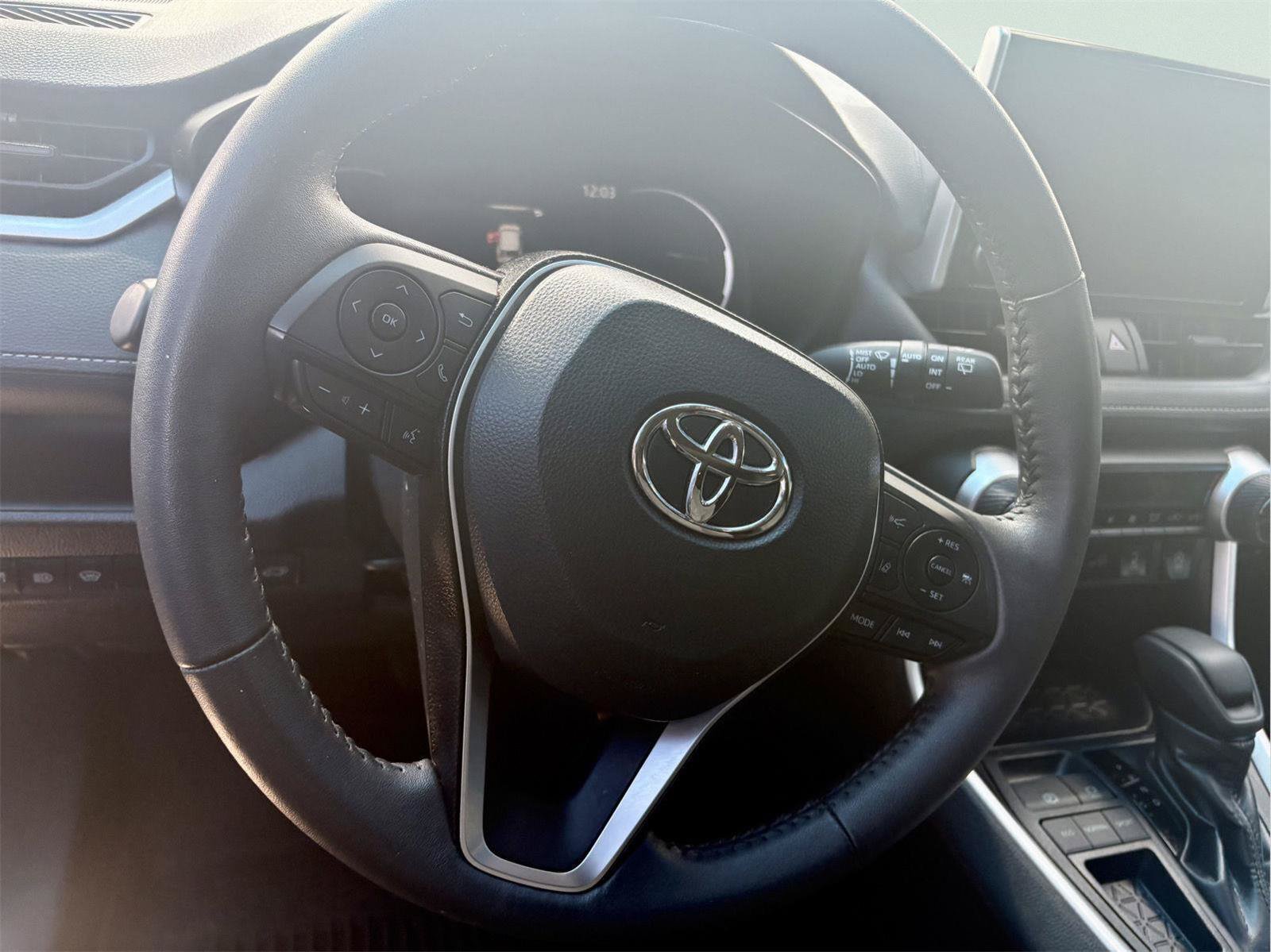Used 2024 Toyota RAV4 XLE w/ Convenience Package FWD image 14