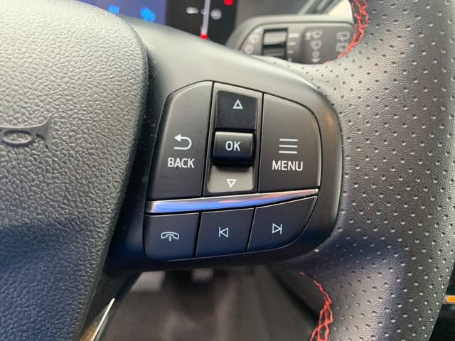 Certified 2025 Ford Escape ST-Line Select AWD/4WD image 28
