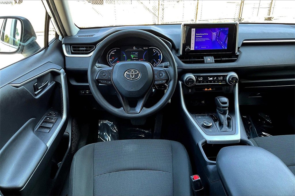Used 2024 Toyota RAV4 LE image 5