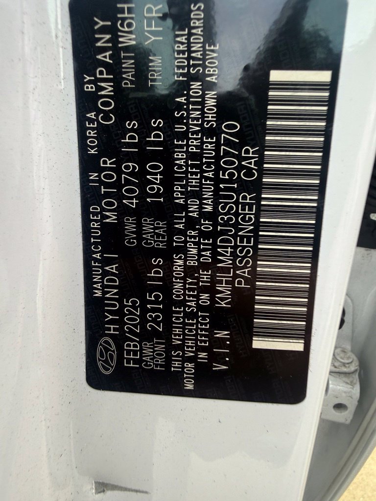 Used 2025 Hyundai Elantra SEL FWD image 8