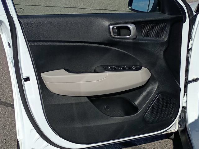 Used 2025 Hyundai Venue SEL FWD image 10