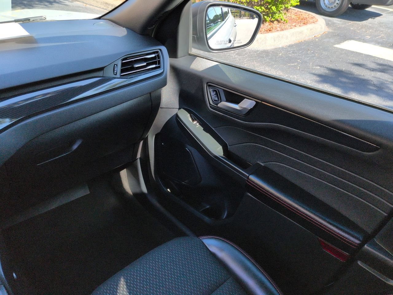 Certified 2025 Ford Escape ST-Line FWD image 17