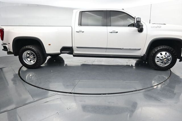 Used 2025 Chevrolet Silverado 3500 High Country w/ High Country Premium Package AWD/4WD image 12