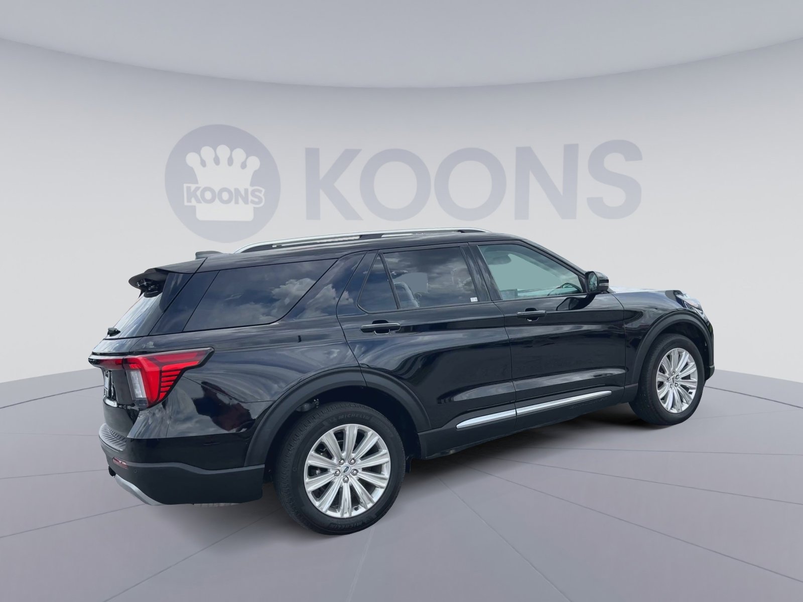 Certified 2025 Ford Explorer Platinum w/ LUX Leather Package AWD/4WD image 12