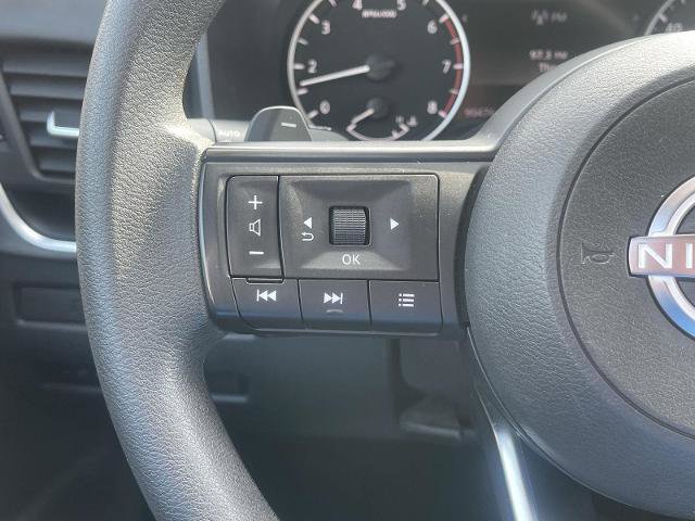Used 2023 Nissan Rogue S image 28