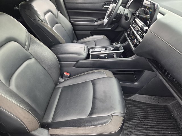 Used 2023 Nissan Pathfinder SL w/ SL Premium Package FWD image 12