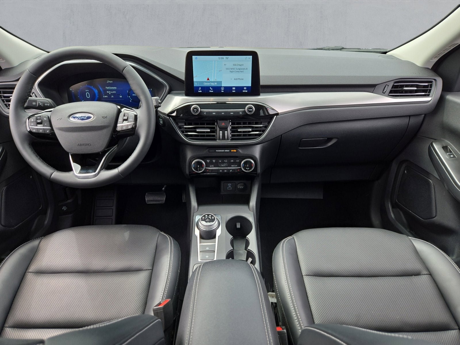 Certified 2022 Ford Escape Titanium w/ Class II Trailer Tow Package AWD/4WD image 9