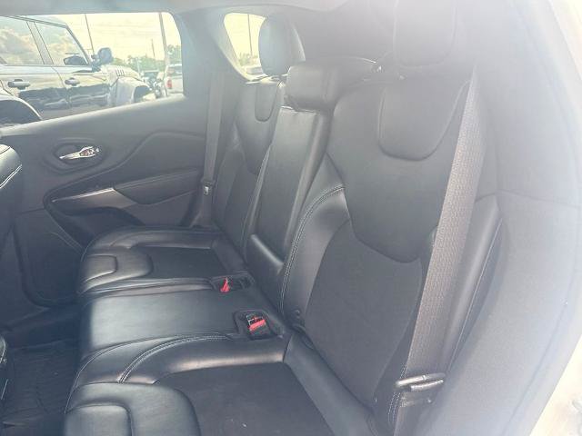 Used 2019 Jeep Cherokee Latitude Plus FWD image 26