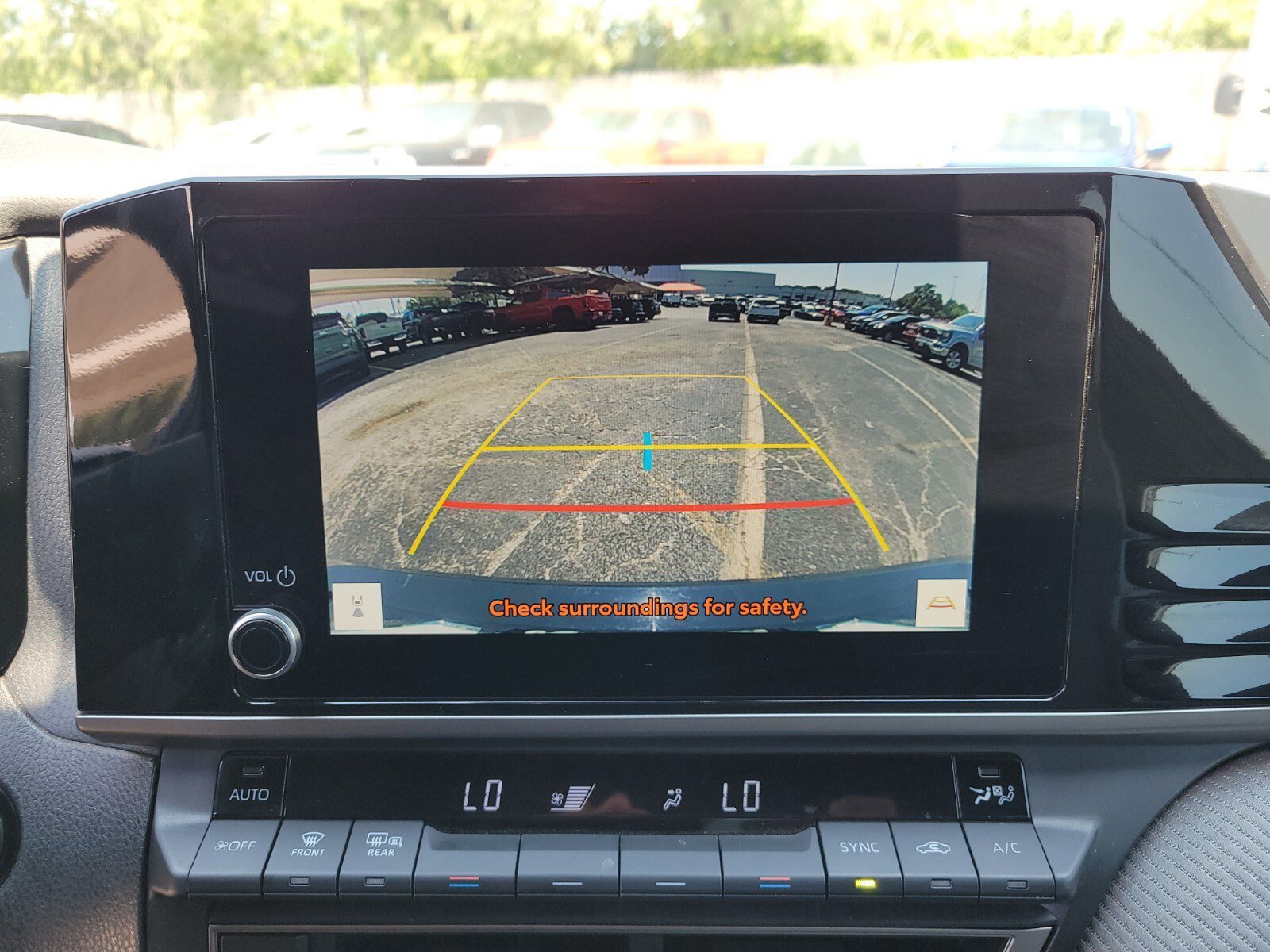 Used 2025 Toyota Camry SE image 21