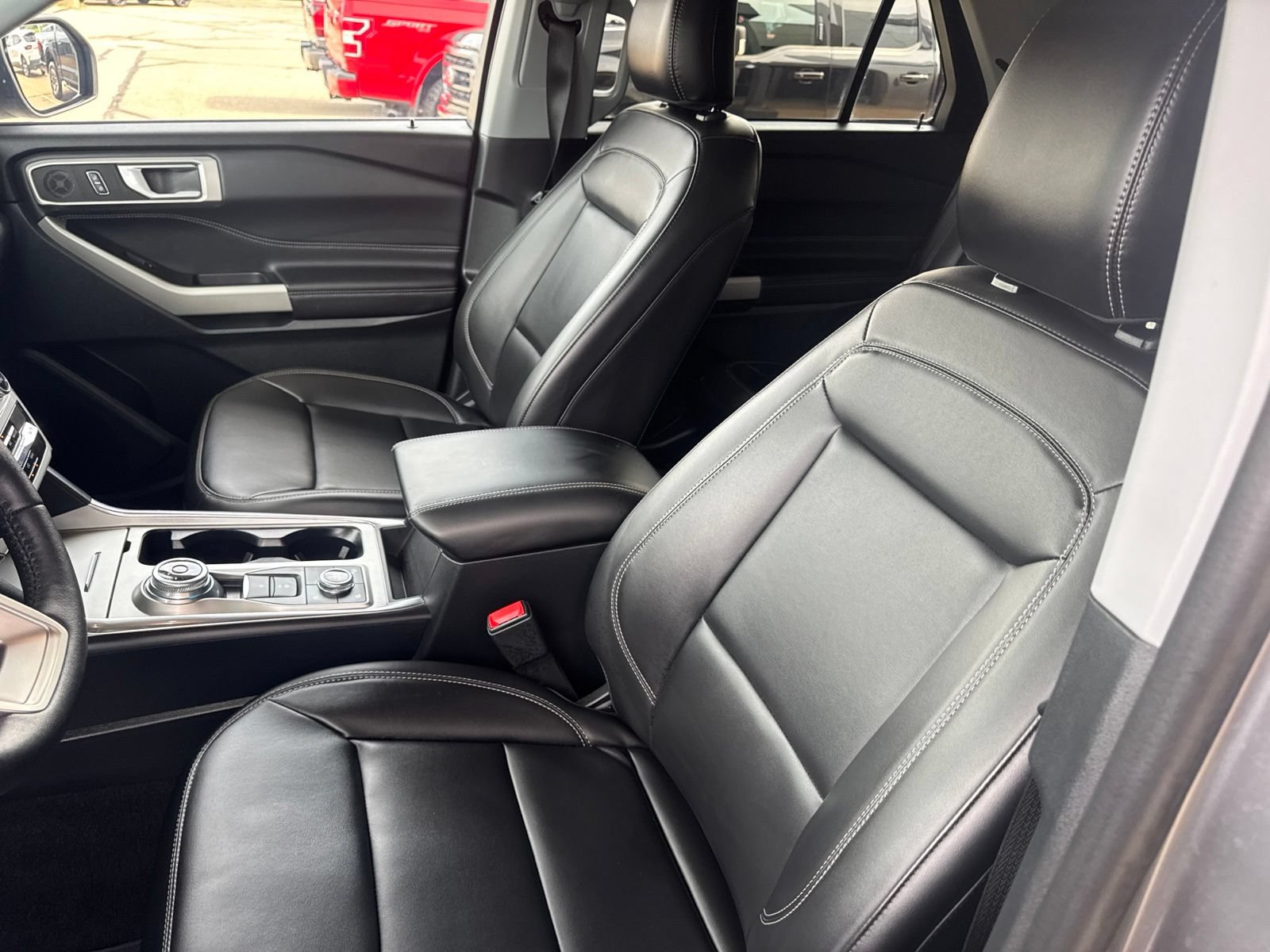 Certified 2024 Ford Explorer XLT w/ Equipment Group 202A AWD/4WD image 23