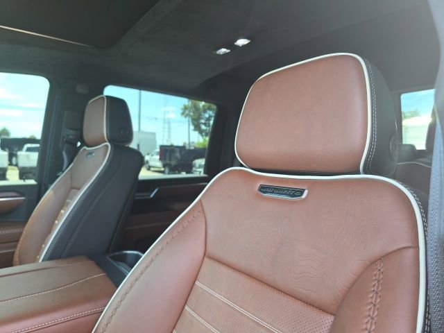 Used 2025 GMC Sierra 3500 Denali Ultimate AWD/4WD image 8