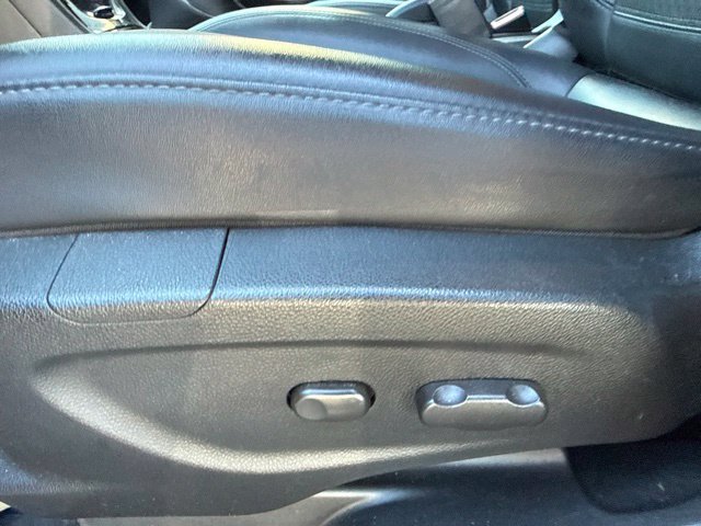 Used 2019 Buick Encore Sport Touring AWD/4WD image 17