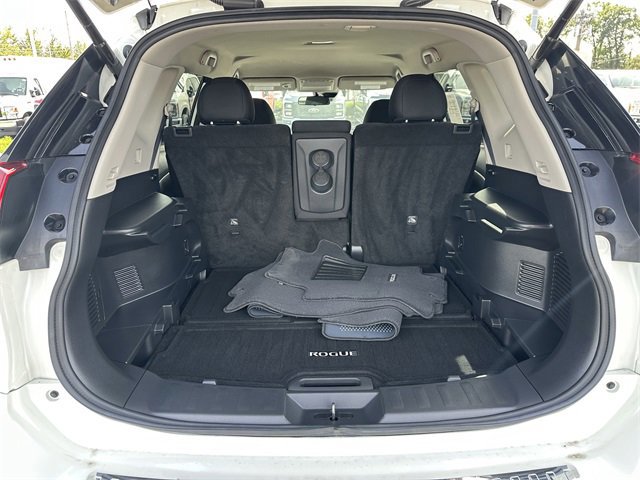 Used 2019 Nissan Rogue SV w/ Premium Package image 43