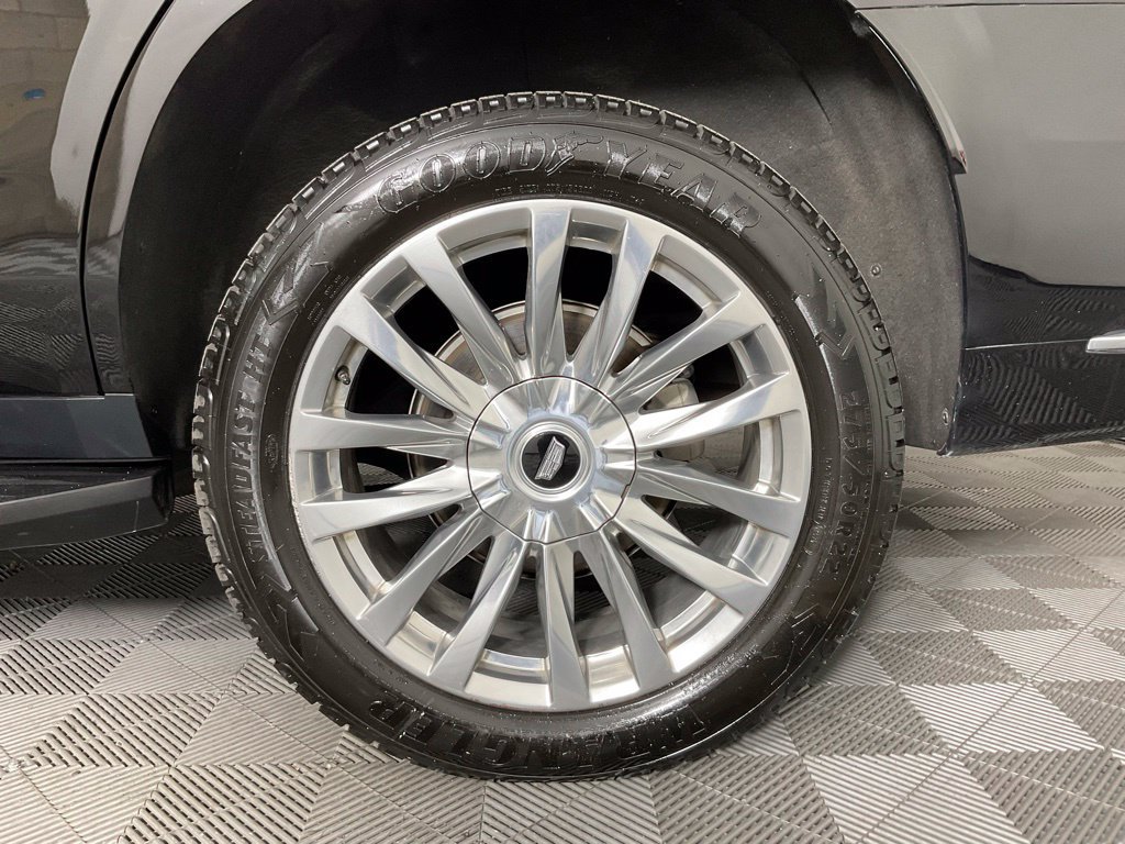 Used 2023 Cadillac Escalade Premium Luxury RWD image 10